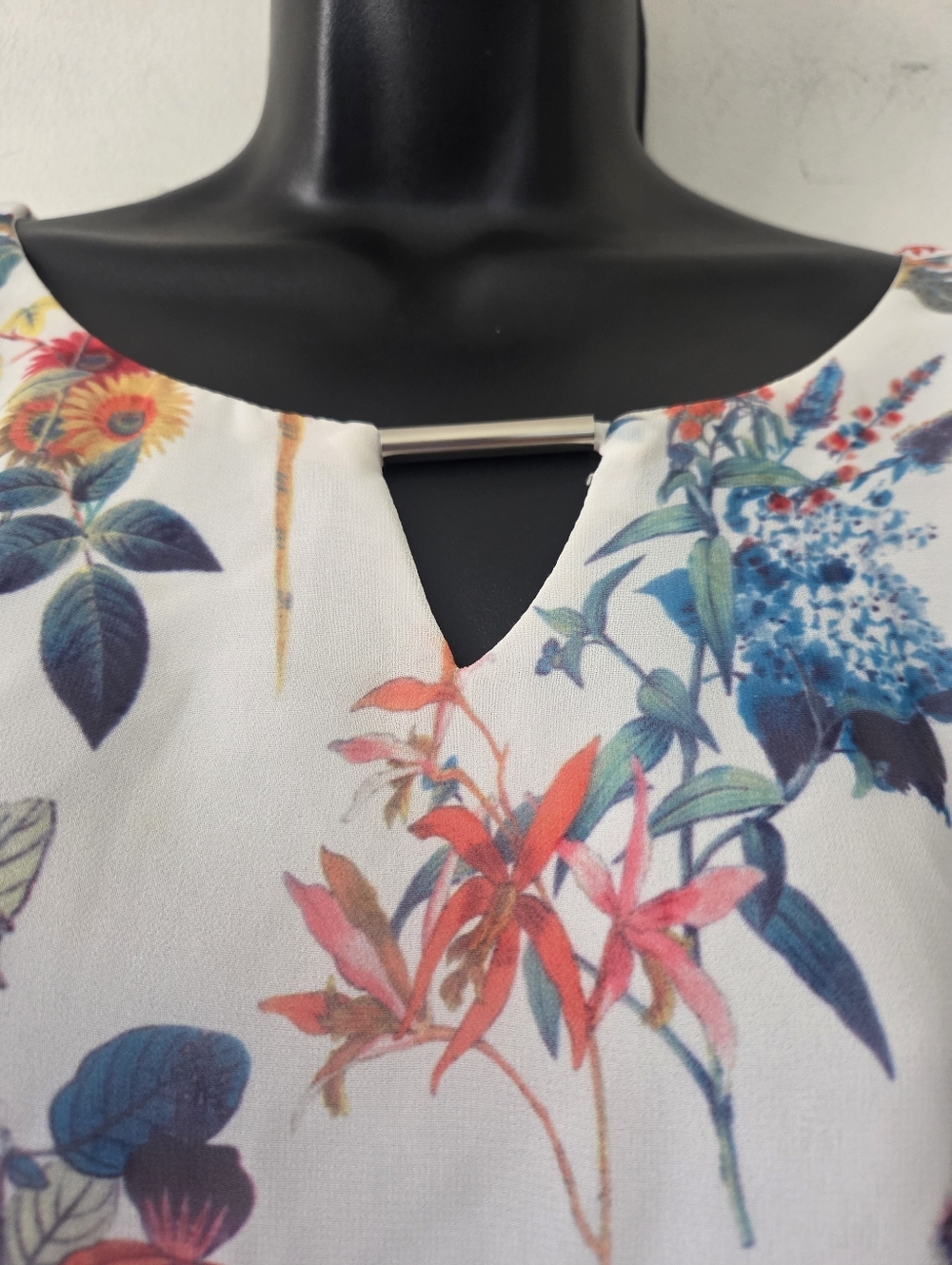 Bali Floral Flutter Sleeve Blouse - Picture 3 of 7